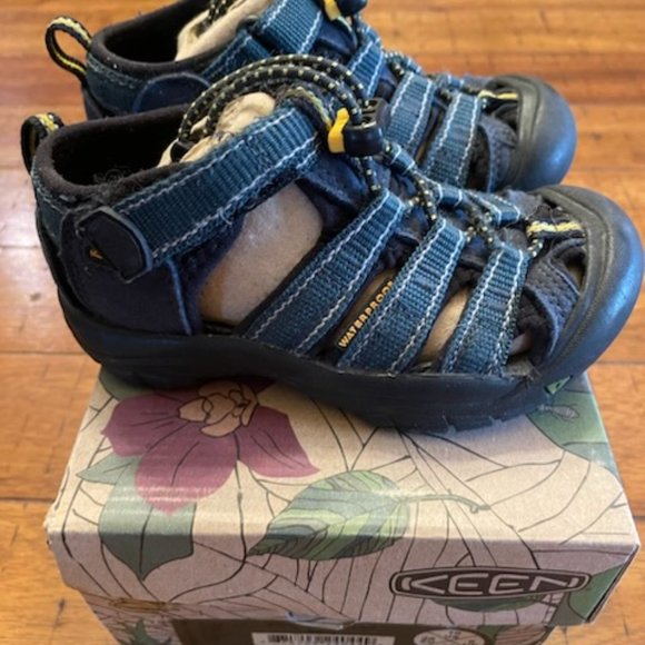 Keen Kids Newport H2 Navy Blue Size 10 - Picture 3 of 6